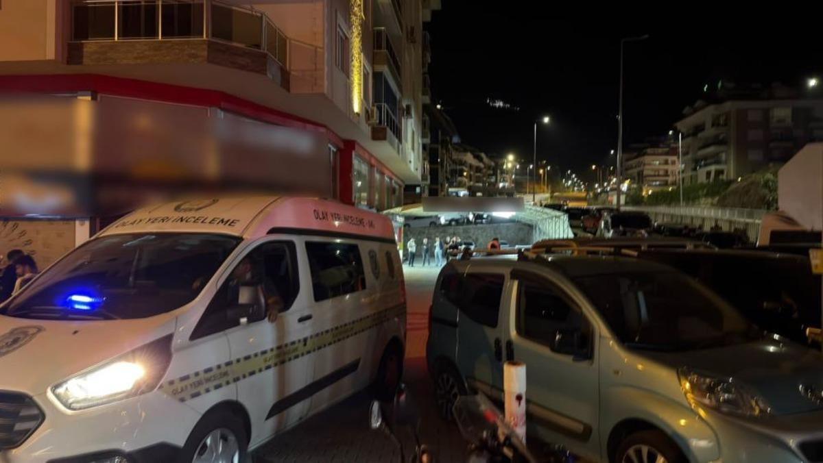 Antalya da oto yıkamacıda silahlı kavga: 1 &ouml;l&uuml;, 2 yaralı 1