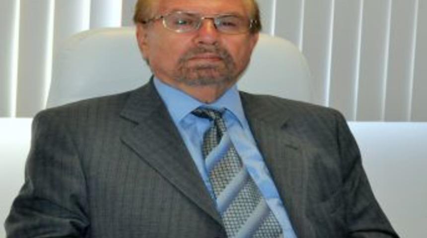 İ&Uuml; Mimarlık Fak&uuml;ltesi Dekanı Prof. Dr. T&uuml;reyen Plarform for Architecture'de