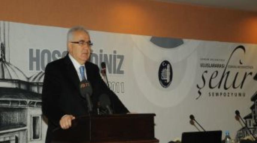 &Ccedil;orum'da 'Uluslararası Şehir ve Medeniyet Sempozyumu' başladı