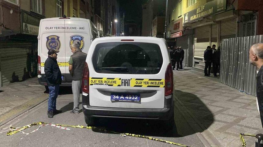 Bağcılar&rsquo;da silahlı saldırı: 1 kişi hayatını kaybetti