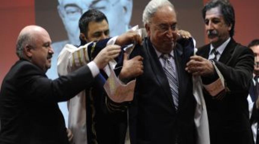 &Ccedil;OM&Uuml;'den, Şair ve Yazar Hilmi Yavuz&rsquo;a fahri doktora unvanı