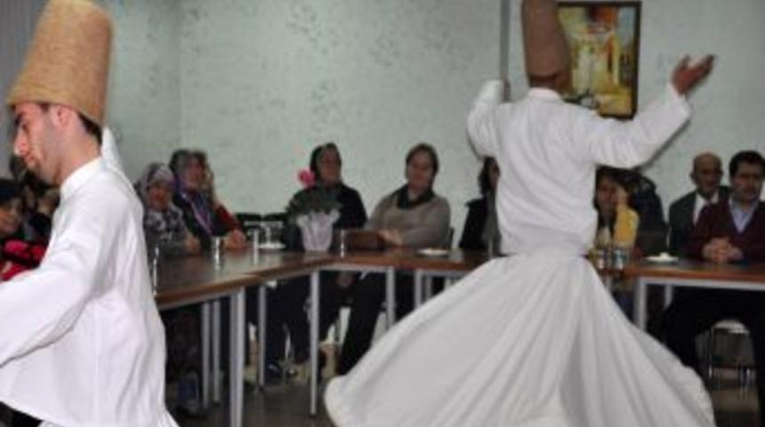 Huzurevinde semazen g&ouml;sterisi b&uuml;y&uuml;k ilgi g&ouml;rd&uuml;