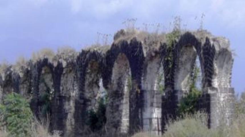 Hatay'daki arkeolojik kazıda aranan 'Roma Yolu' bulundu