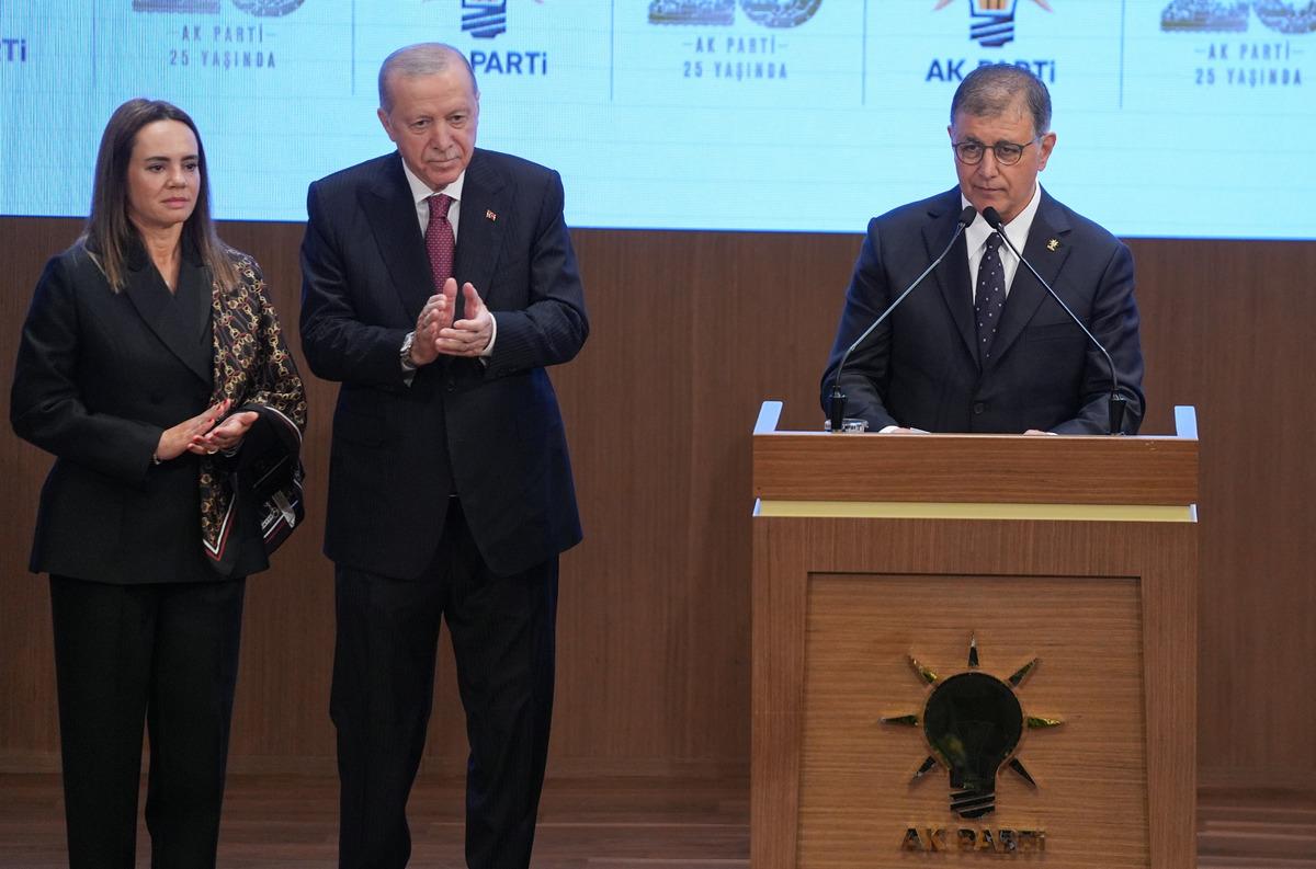  Kimsesizlerin kimsesi  &ccedil;ıkışı &ccedil;ok konuşulmuştu! AK Parti ye katılan Cemil Tugay dan Erdoğan a &ouml;vg&uuml; dolu s&ouml;zler 1