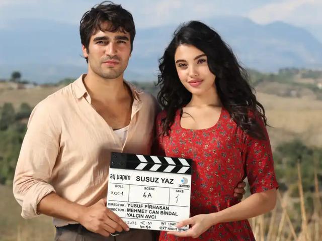 Mert Ramazan Demir ve Lizge C&ouml;mert partner oldu! Susuz Yaz'dan ilk kareler geldi
