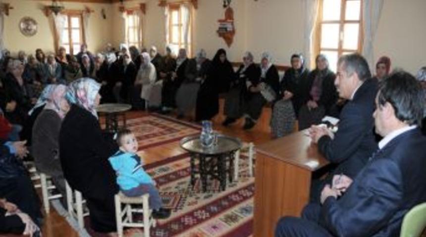 Belediye Başkan Yardımcısı Kayaer, bayanlara 'Nezaket Okulu'nu anlattı