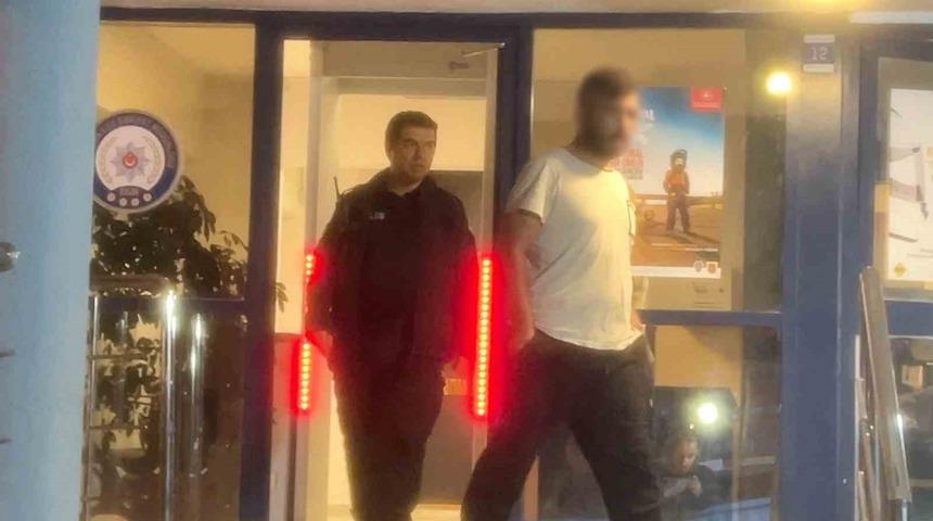 Bursa&rsquo;da 1,55 promil alkoll&uuml; s&uuml;r&uuml;c&uuml; paniği, vatandaşlar peşinden koştu