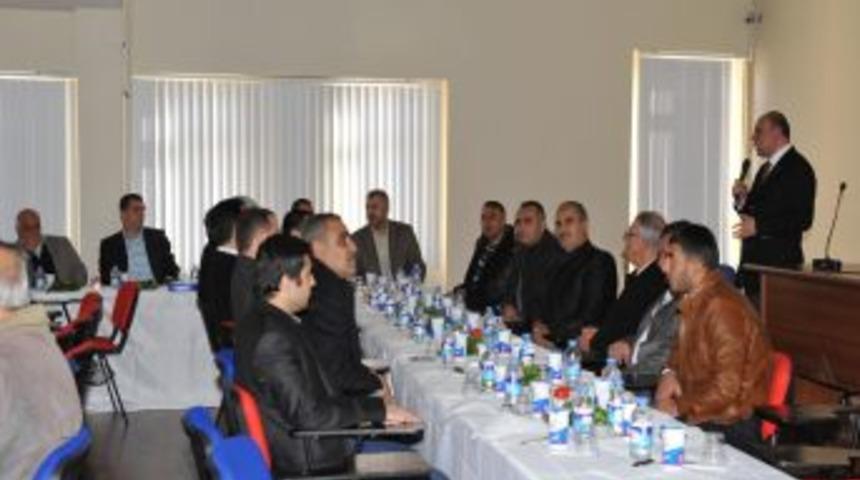 Başkan Ayanoğlu, sivil toplum &ouml;rg&uuml;tlerine 2.5 yıllık icraatlarını anlatıyor