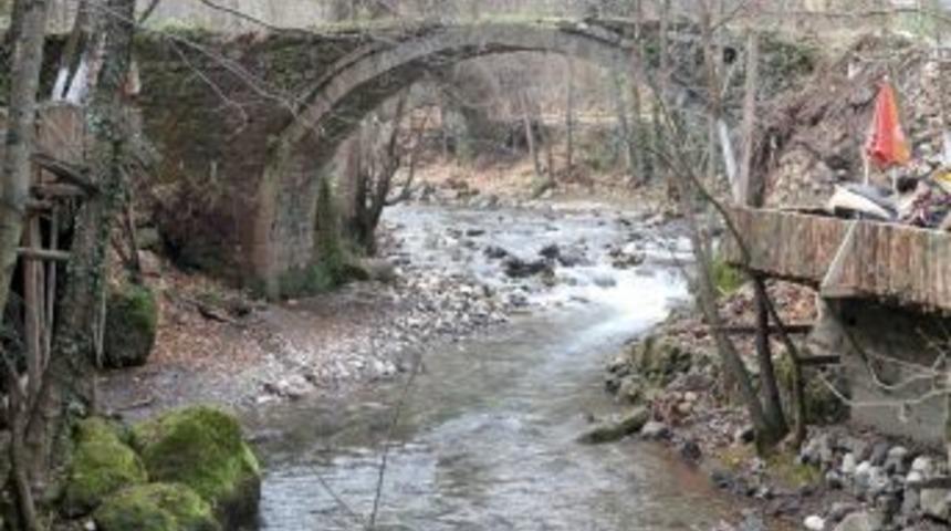 150 yıllık taş k&ouml;pr&uuml; g&uuml;n y&uuml;z&uuml;ne &ccedil;ıkacak