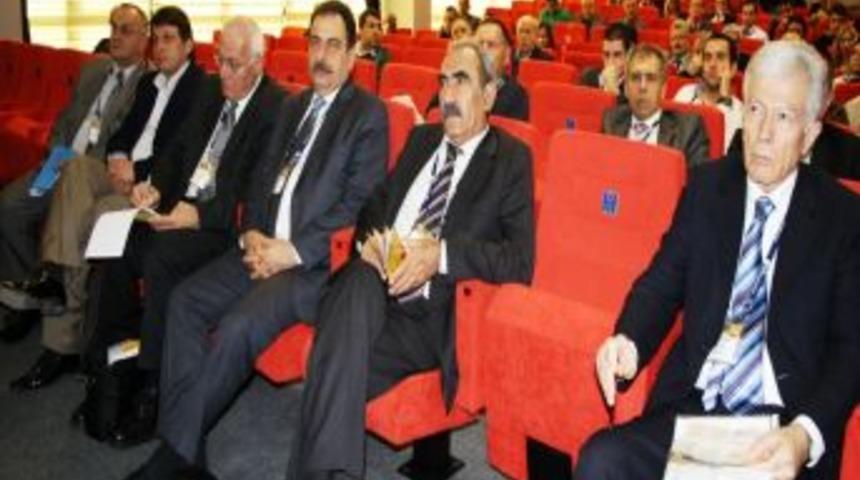 İnşaat m&uuml;hendisleri, yeni hukuki d&uuml;zenlemeleri tartıştı