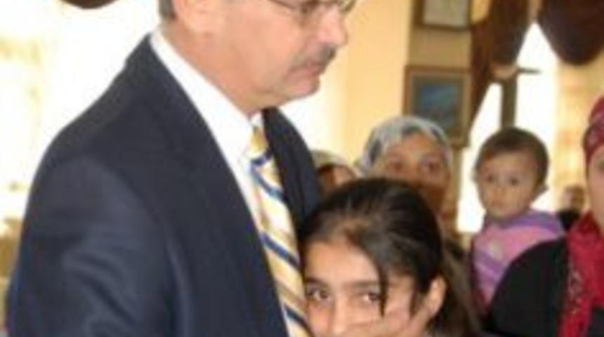 Vanlı kız:  "okumak istiyorum" dedi