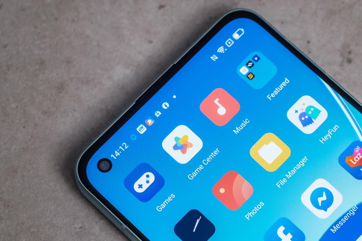 Oppo dan yeni telefon geliyor: 16:9 ekran ve 1 mm çerçeve! 1