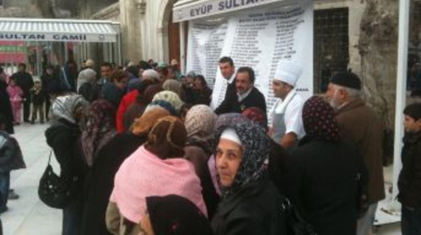 Eğitim sendikasından deprem mağduru &ouml;ğretmenlere Mevlid