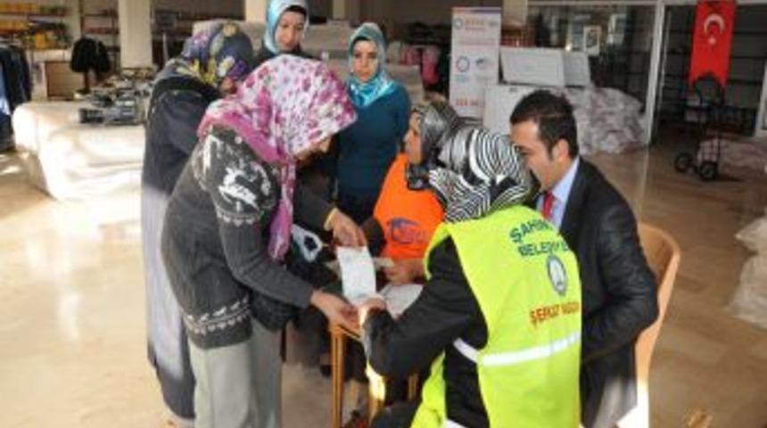 Şefkat mağazası iki g&uuml;nde 2 bin aileye yardım etti