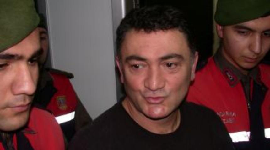 Ayhan &Ccedil;arkın: Karanlıklar aydınlanacak