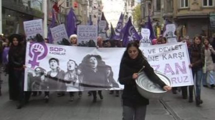 Kadınlar şiddete 'kazan' kaldırdı