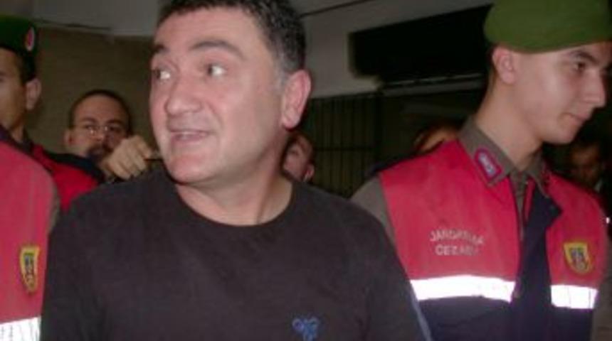 Ayhan &Ccedil;arkın: Karanlıklar aydınlanacak