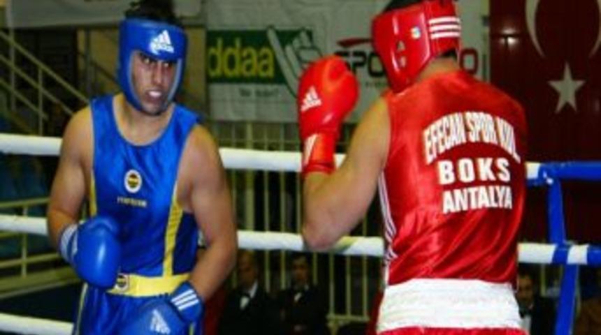 T&uuml;rkiye Şampiyonası&rsquo;nda 20 boks&ouml;r, altın madalya i&ccedil;in ringe &ccedil;ıkacak