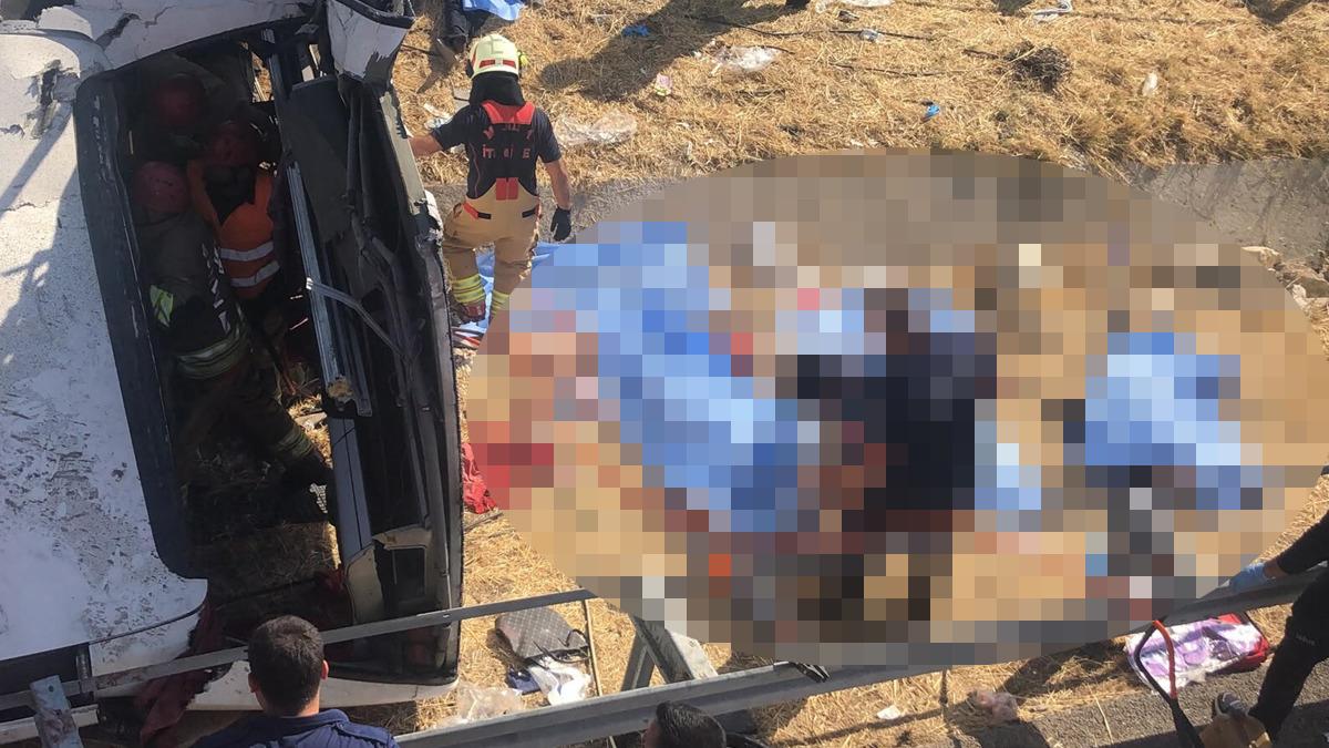 Manisa da katliam gibi kaza! 11 kişi &ouml;ld&uuml;, 26 kişi yaralandı 3