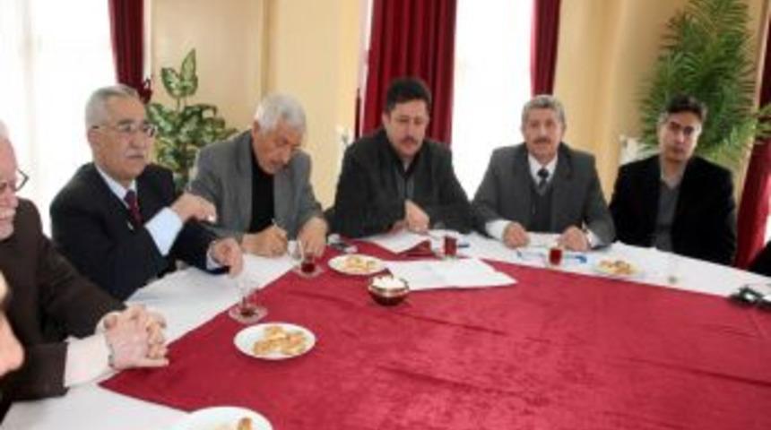 AK Partili başkanlar çalışmaları değerlendirdi