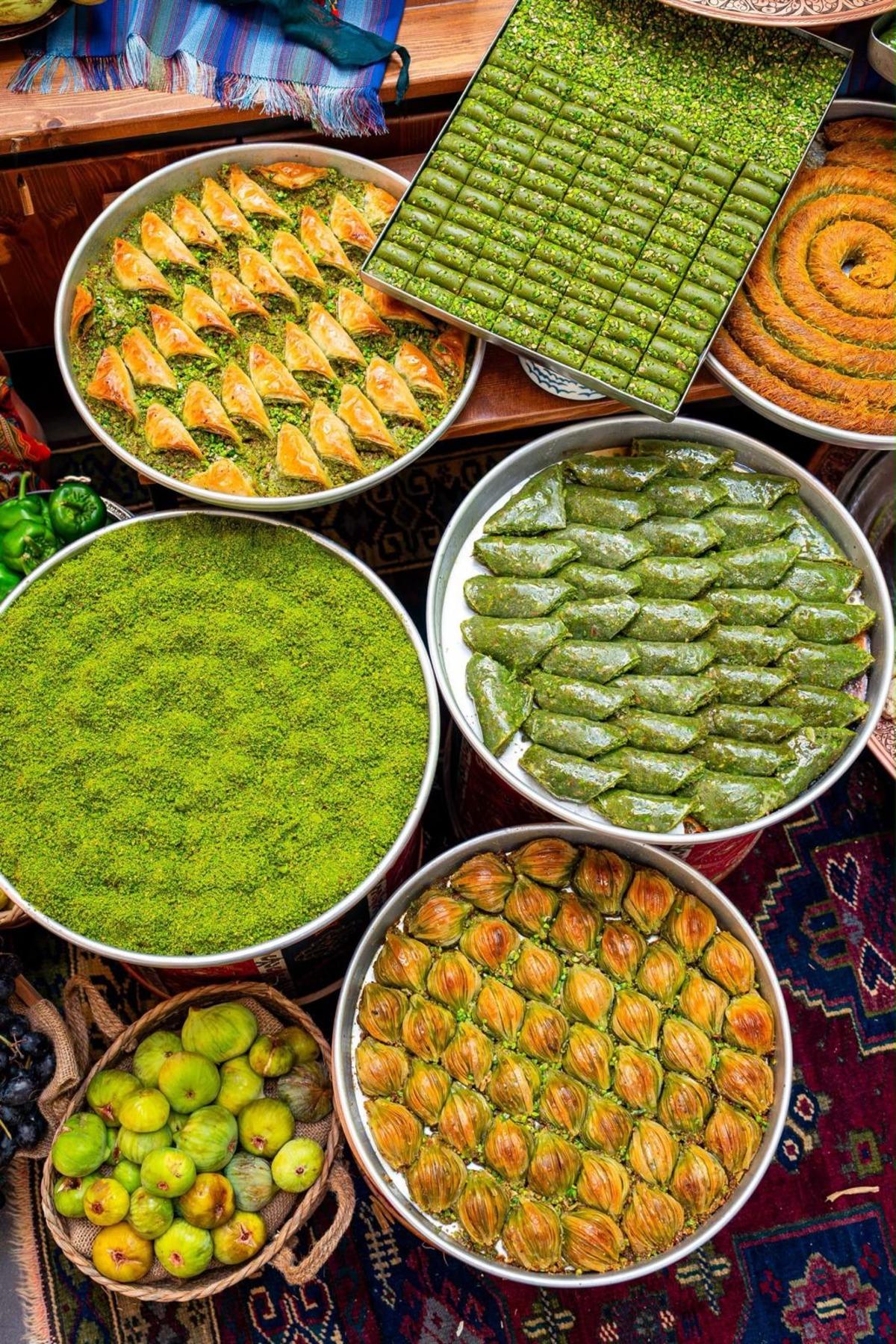 Baklavadan kebaba, beyrandan katmere: 12 &uuml;nl&uuml; şeften lezzet &ccedil;ıkarması 1
