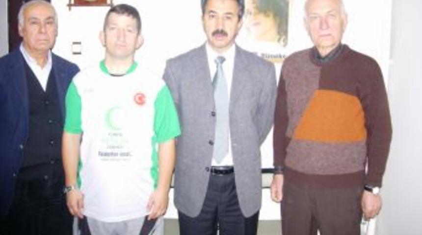 Sağlıklı yaşama hakkında dikkat &ccedil;ekmek i&ccedil;in bisikletle T&uuml;rkiye turu yapıyor