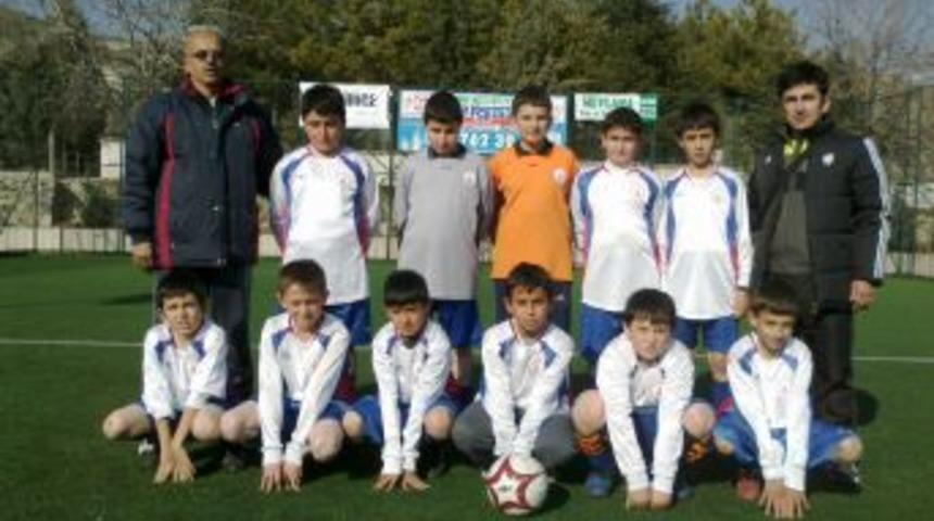 Futbol turnuvasının şampiyonu Samanyolu oldu