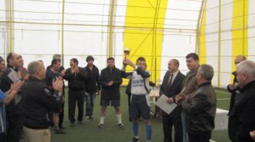 T&Uuml;TEV'in turnuvasında Kadastro birinci, Cezaevi ikinci oldu