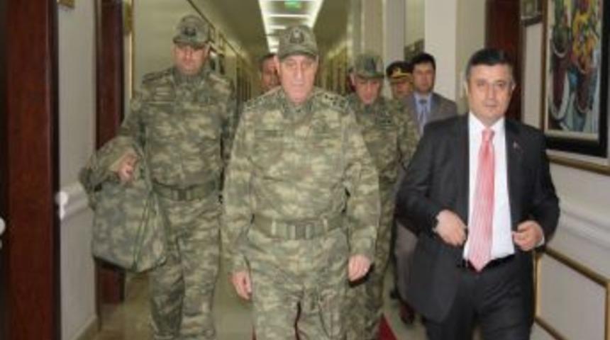 Kara Kuvvetleri Komutanı Kıvrıkoğlu, Balıkesir Valisi Arslan'ı ziyaret etti