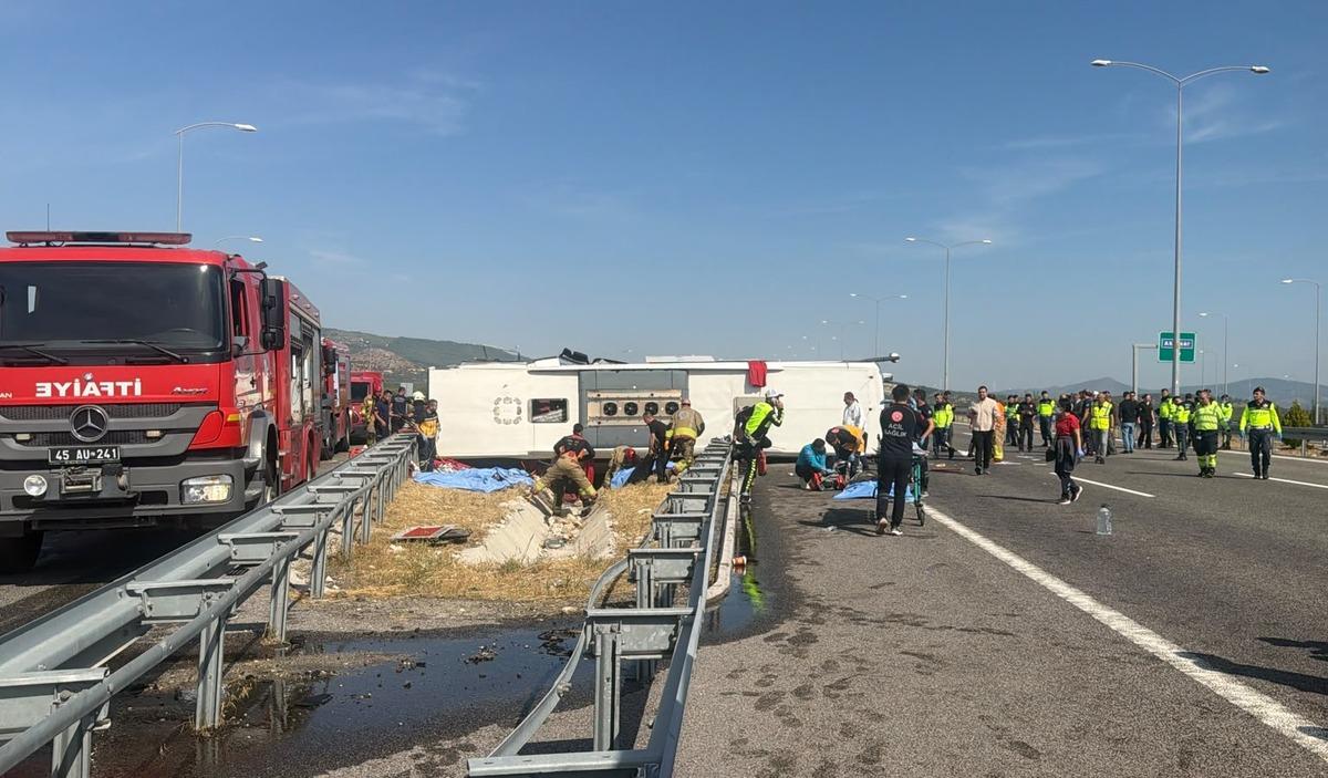 Manisa daki katliam gibi kazayla ilgili korkun&ccedil; iddia!  Sapağı ka&ccedil;ırınca...  2