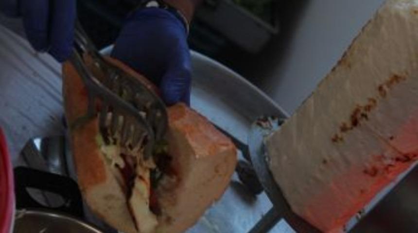 Ke&ccedil;i peynirinden d&ouml;ner yapıldı