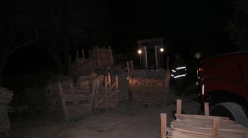 İzmir'deki palet fabrikasında yangın