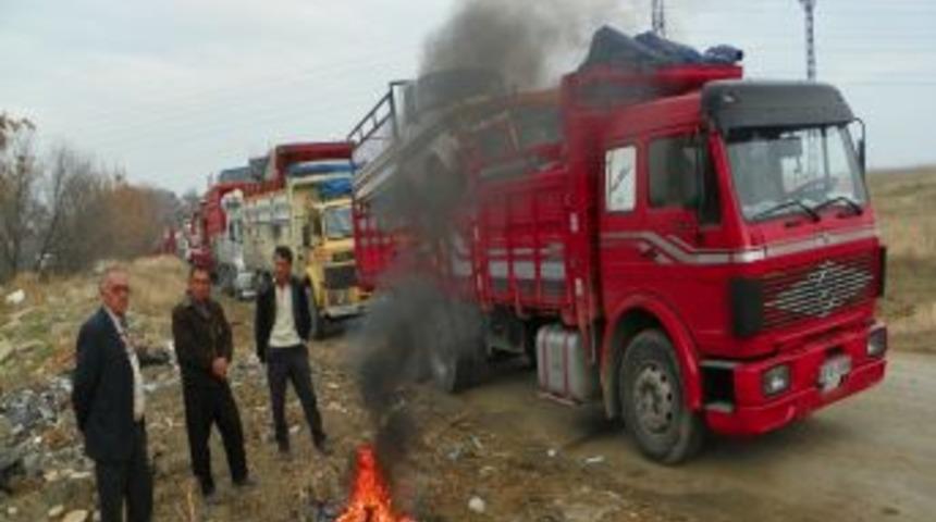 Hurda ara&ccedil;ların tesliminde kuyruk &ccedil;ilesi