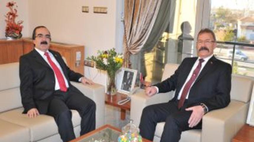 Adana Valisi Coş, Vali Cerrah&rsquo;ı ziyaret etti