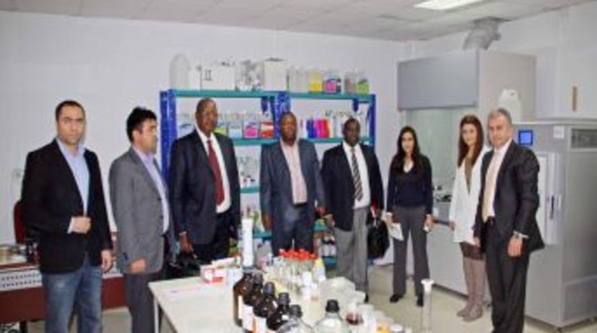 Togo Milletvekili Adjamgba: &Ccedil;in yerine T&uuml;rk mallarını tercih edeceğiz