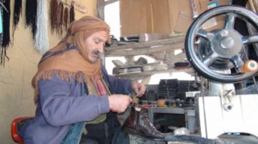 Ter&ouml;r y&uuml;z&uuml;nden k&ouml;y&uuml;n&uuml; terk etti, 18 yıldır ekmek m&uuml;cadelesi veriyor