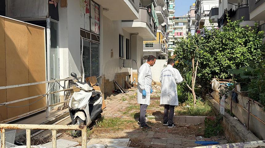 Alanya'da korkun&ccedil; olay! Kız kardeşini balkondan atıp intihar etti