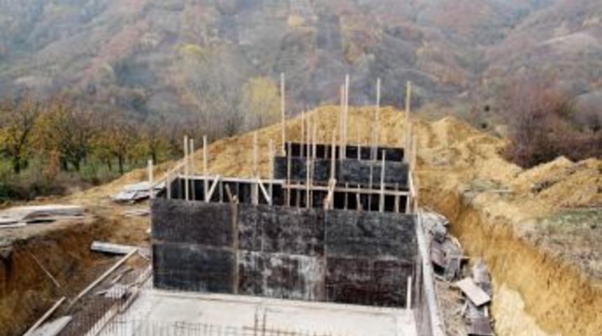 İSU 10 k&ouml;ye fosseptik kuyusu ile kanalizasyon hattı yapıyor