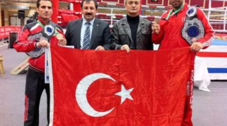 T&uuml;rkiye Kicks Boks Milli Takımı İrlanda'dan iki altınla d&ouml;nd&uuml;