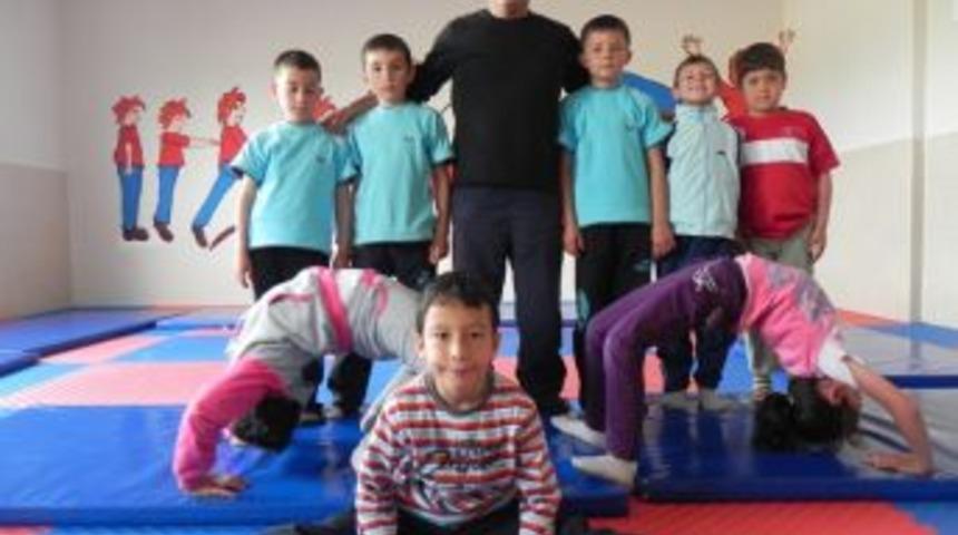 &Ouml;zg&uuml;ven eksiği olan &ccedil;ocuklara &ouml;zel eğitim veriliyor