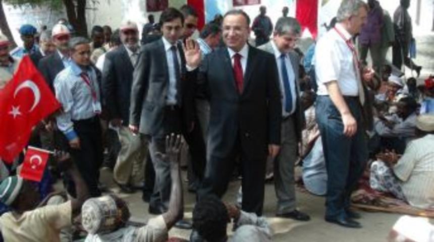 Bozdağ: Darbe ruhu yepyeni bir anayasa yaparsak kenara konur