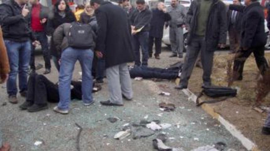 Diyarbakır'da kaza: 1 &ouml;l&uuml; 24 yaralı