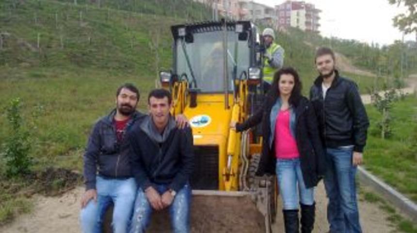 &Uuml;niversiteliler Kaşkaldere&rsquo;de fidan dikti