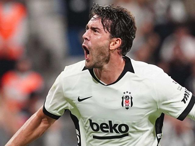 Vlahovic durdurulamıyor! Şimdiden tarihe ge&ccedil;ti