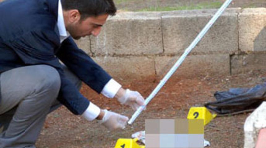 Mezarlıkta beze sarılmış cenin bulundu