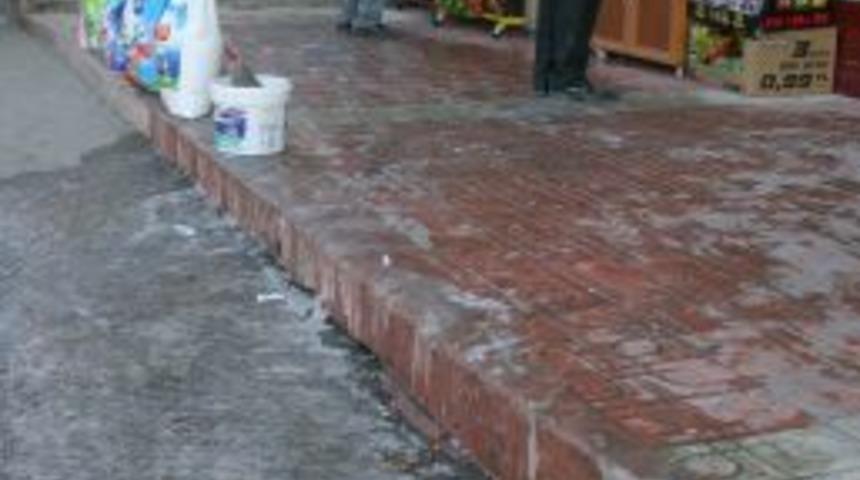 Esnaftan kadınlara 'kışın balkon yıkamayın' ricası