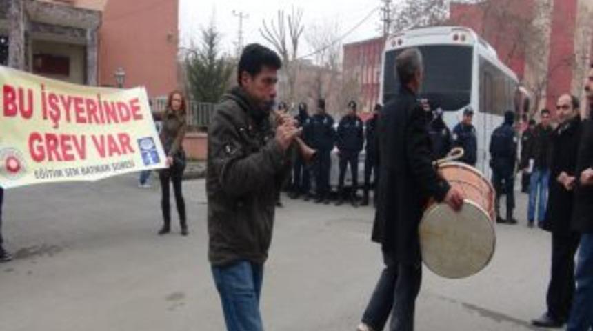 Batman&rsquo;da kamu &ccedil;alışanları grevde