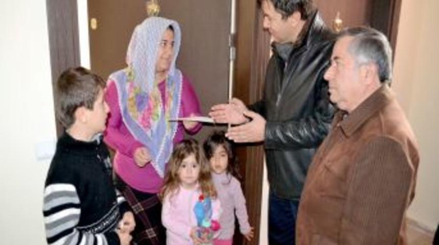 Depremzedeler, &ccedil;alışabilecekleri iş istiyor