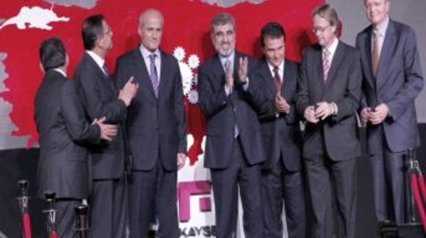 Kayseri&rsquo;nin en b&uuml;y&uuml;k AVM&rsquo;sini Bakan Taner Yıldız a&ccedil;tı