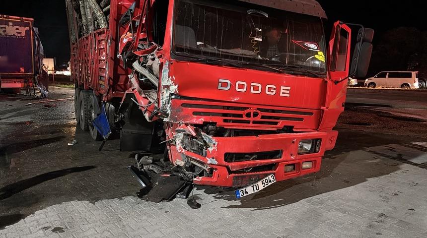 Karab&uuml;k&rsquo;te zincirleme trafik kazası: 3 yaralı